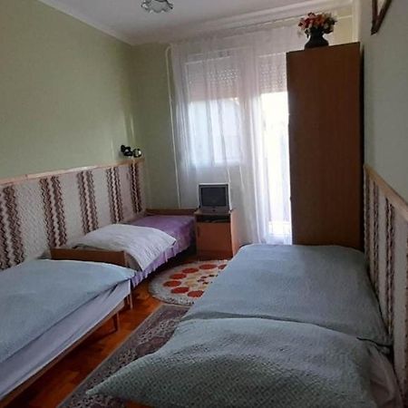 Tuenderkert Apartmanok Hajdúszoboszló Buitenkant foto