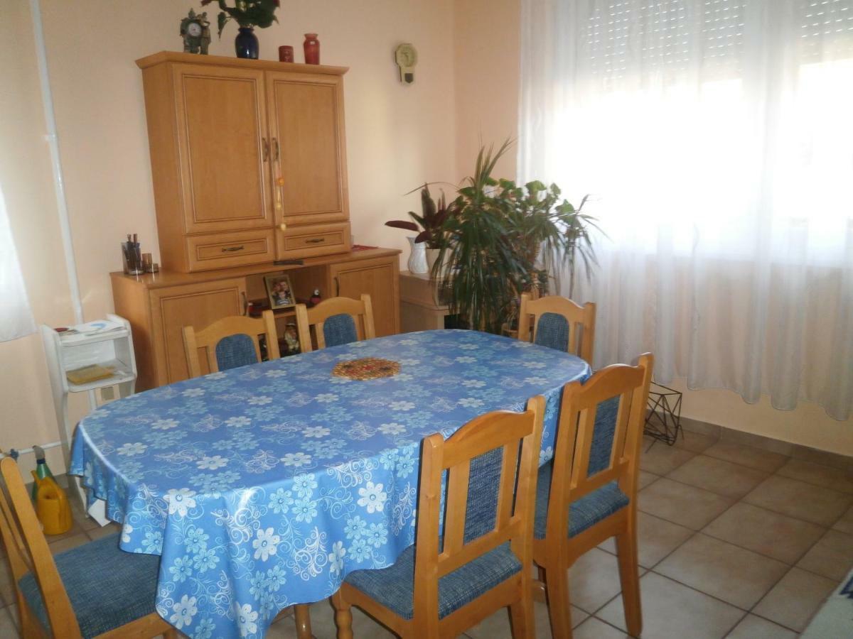 Tuenderkert Apartmanok Hajdúszoboszló Buitenkant foto